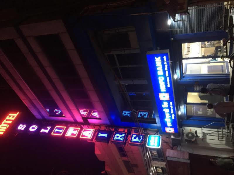 Solitaire Hotel New Delhi Exteriör bild