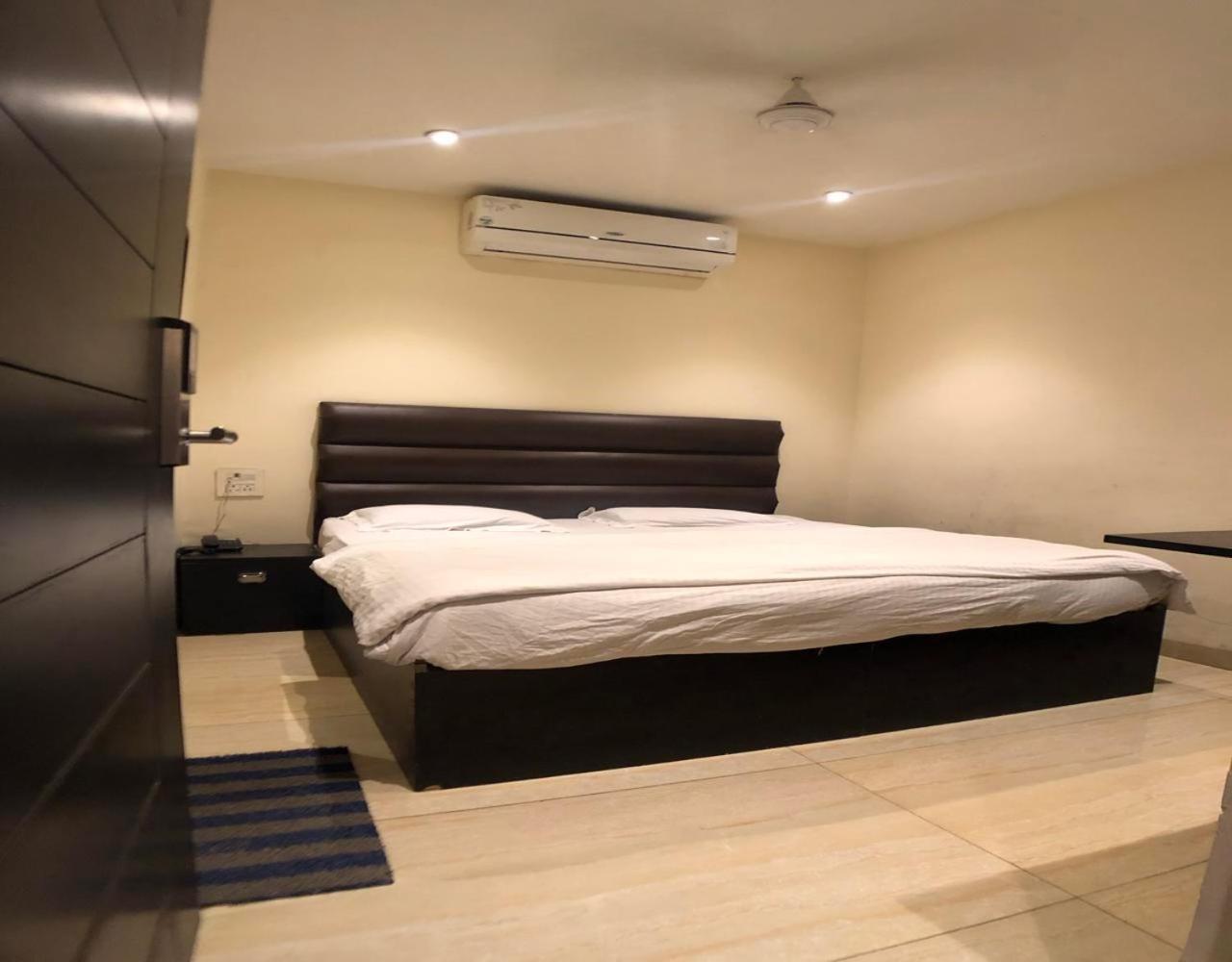 Solitaire Hotel New Delhi Rum bild